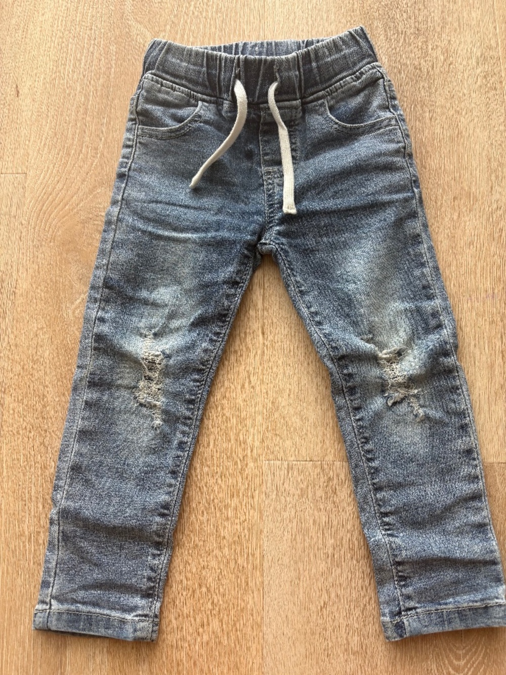 Little Bipsy- light wash distressed denim